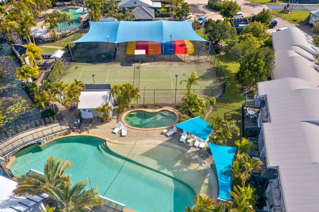 Apartment 2 Bedroom In Tropical *